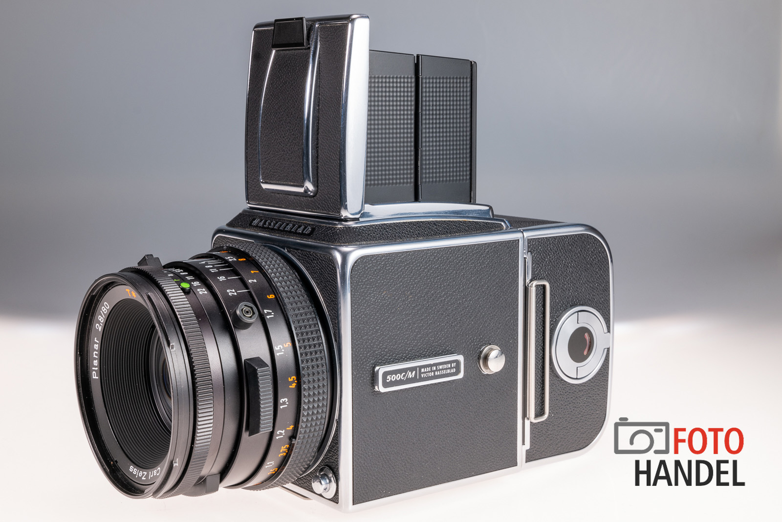 Hasselblad 500 C/M mit Carl Zeiss Planar CF 80mm und Hasselblad A12 Magazin